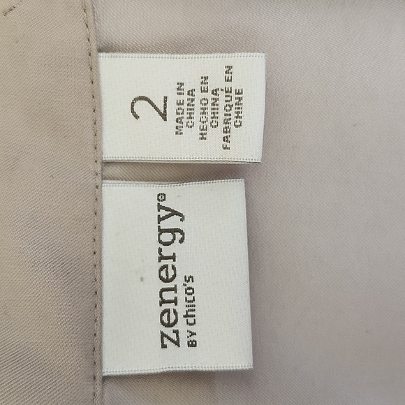 Zenergy by Chico's Men's Beige Lightweight Jacket with Mesh Insert Details - Picture 9 of 14